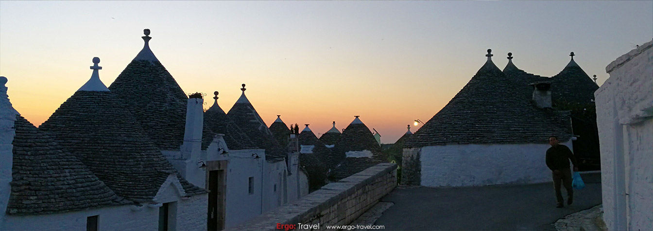 SLDR_Trulli2 the Trulli of Alberobello, a UNESCO World Heritage Site